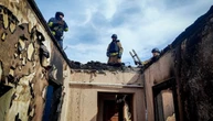 На Сумщині росіяни завдали повторних ударів по будинку, де погасили пожежу рятувальники