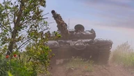 Вовчанськ зруйнований вщент, однак росіяни продовжують штурми малими піхотними групами - військові