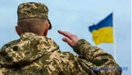 Іноземні дипломати вітають українських воїнів та вшановують полеглих