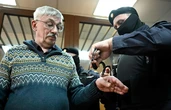 Putin, caccia ai dissidenti. Incarcerato il Nobel Orlov. Condannò l’attacco a Kiev