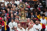 Il miracolo di San Gennaro si compie per la terza volta: il sangue si è sciolto