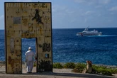Lampedusa, Leone XIV sferza l’Ue. Il Papa all’approdo dei migranti: “Chiamata epocale per l’Europa”