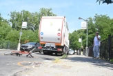 Bambino investito dal camion dei rifiuti, morto a 11 anni in sella alla bici. Il sindaco: “Non ci sono parole per alleviare il vuoto”