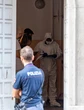Omicidio nel Milanese. Ucciso a coltellate. Poi gli bruciano la casa