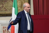 Revoca commissione vaccini, il governo si spacca: Salvini e Lollobrigida contro Schillaci