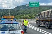 A1, inferno in galleria. Auto ferma travolta dal tir: 3 morti tra le lamiere. Chi sono le vittime