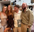 Addio a Lorenza Licenziati, conduttrice tv e volto gentile di Napoli. Il dolore dei figli: “Se ne è andata stretta a noi”