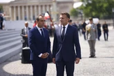 Quali scenari si aprono in Francia dopo gli 836 minuti di Lecornu. Macron gli chiede di negoziare ancora