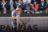 Alcaraz vince gli Internazionali di Roma, delusione Sinner: ko in due set