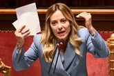 Meloni attacca Bruxelles: “I vertici ristretti fanno solo danni. No ai diktat del Green Deal”