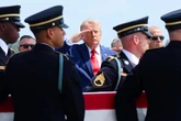 “Una battaglia dopo l’altra”, Trump vuole bombardare il Mali per fermare un gruppo vicino ad al Qaeda. Sarebbe l’ottavo intervento armato