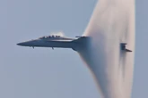 Il caccia multiruolo F/A 18 Super Hornet, da seconda scelta a indispensabile in ogni missione