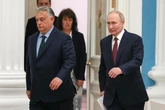 Budapest apre le porte. Putin nel cuore dell’Ue. L’Aja: "Va arrestato"
