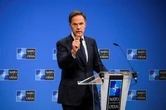 La Nato avverte: “I nuovi missili russi possono colpire Tallin come Roma”. Trump accelera sull’Ucraina, Zelensky venerdì alla Casa Bianca