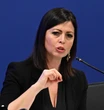 Una bozza del governo vuole anticipare a 15 anni l’ingresso in azienda. Proteste dall’opposizione
