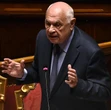 Nordio, nuova polemica: "Il braccialetto suona. Ma può non bastare"