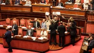 Caso Delmastro-Caroccia. Negato l’accesso alle chat. Protesta 5 Stelle in Senato