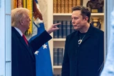Trump e Musk, la guerra continua. Il patron di Tesla lancia il ‘Partito America’. Il tycoon: “Conseguenze serie se finanzia i dem”