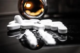 Droga, allarme nitazeni: la prima vittima di overdose in Alto Adige. Cosa sono questi oppioidi sintetici più forti del fentanyl