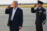 “Trump pagherà il volo e 1000 dollari ai migranti illegali che si auto-deportano”