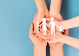 La Francia al riarmo demografico, sparito il terzo figlio. Ora Parigi studia il ‘modello’ italiano