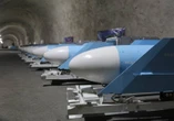 La foto dei missili iraniani nel tunnel, i pasdaran: “Lo faremo”. Media: attacco imminente a base Usa in Qatar
