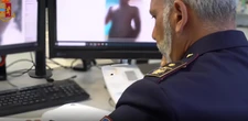 Pedopornografia, l'orrore nel dark Web: fra gli orchi c'è anche un bresciano indagato dalla Procura di Venezia