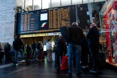 Sciopero dei treni oggi: l’elenco di quelli nazionali garantiti da Trenitalia e Italo. A Roma ritardi fino a 90 minuti