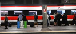 Treni fermi fino a 2 ore sull'Alta Velocità Milano-Bologna: cos’è successo a Reggio Emilia