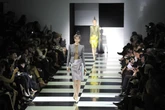 Giorgio Armani e Parigi, una storia d’amore: quando Re Giorgio sfidò la gauche