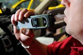 Alcolock obbligatorio da oggi: cos’è il sigillo e perché si autodistrugge
