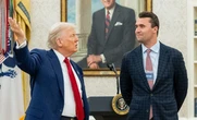 Charlie Kirk colpito a un comizio: l’attivista conservatore è morto. Trump: “Lo ammiravo”
