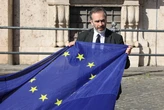 Filippo Sensi: “Penoso chi esulta per l’addio di Pina Picierno. Meno siamo, meglio stiamo? Patetici. Il Pd sia plurale”