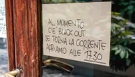 Caldo torrido e blackout: perché i cavi elettrici “vanno in crisi” sotto l’asfalto rovente e il ruolo (sorprendente) dei condizionatori d'aria