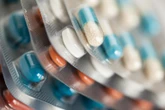 La minaccia di dazi Usa fino al 250% sui farmaci spinge le Big Pharma europee a trattare sui prezzi