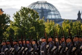La Germania vuole mezzo milione di soldati: varata la nuova leva. “Sarà l’esercito più forte d’Europa”