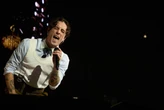 Damiano David contro il bullismo: “Paolo, ti avrei voluto qui”. Victoria e gli altri Maneskin a sorpresa sotto il palco