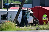 Belgio, scuolabus travolto da un treno a un passaggio a livello. Quattro morti, due sono adolescenti