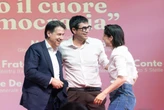 Conte cerca i voti moderati, confronto aperto nel campo largo. I 5 Stelle: prima viene il progetto