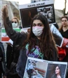Iran, ora il regime è più debole. A Teheran riparte la protesta. E i giovani scavalcano la censura