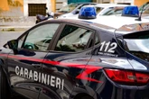 Pomezia, getta dell’acido contro il compagno e lo sfregia. Arrestata 29enne