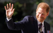 Doppio smacco a Harry. Il padre non lo riceve e dà un titolo al fratello