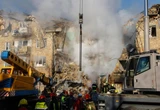 Kiev, bombe russe su sede Ue. Droni e missili sulla città: 18 morti. Distrutto anche il British Council
