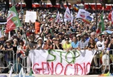 La politica in piazza: "Non c’è spazio fra noi per l’antisemitismo"