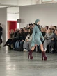 Vivienne Westwood: a Parigi sfilano le dame e i paggi contemporanei. La passerella firmata da Andreas Kronthaler