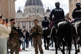 Attacco Usa all’Iran, cresce l’allerta terrorismo. A Roma più misure di sicurezza attorno al Vaticano e nei siti sensibili