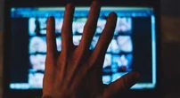 Chi è il gestore del sito sessista Phica.eu. “Nessuna estorsione, solo consulenze a una creator di Onlyfans. Ecco le chat con la mia verità”