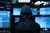 Trasporti in tilt, internet down e persino l’acqua a rischio. Così gli Usa potrebbero crollare sotto un attacco informatico