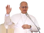 Il Papa accoglie gli omosessuali, ma rassicura i tradizionalisti: “La dottrina sul matrimonio non cambia”