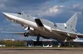 Mar Baltico sorvolato per 4 ore dai bombardieri strategici russi, scortati da caccia Su-30 e Su-27. E “accompagnati” da jet della Nato